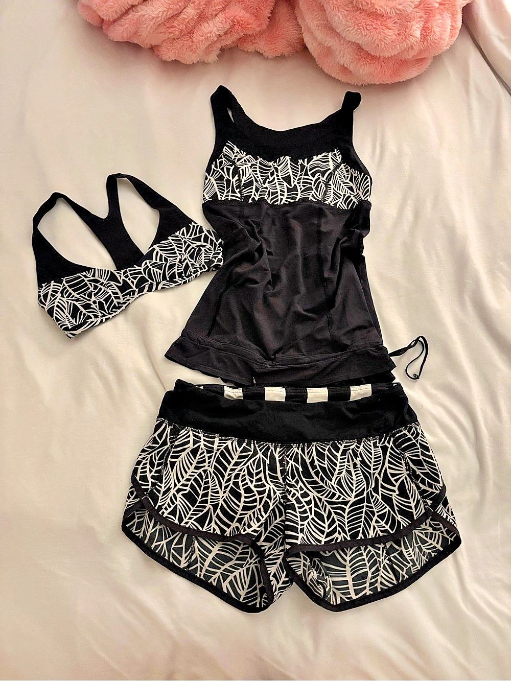 Lululemon Black & White  Set